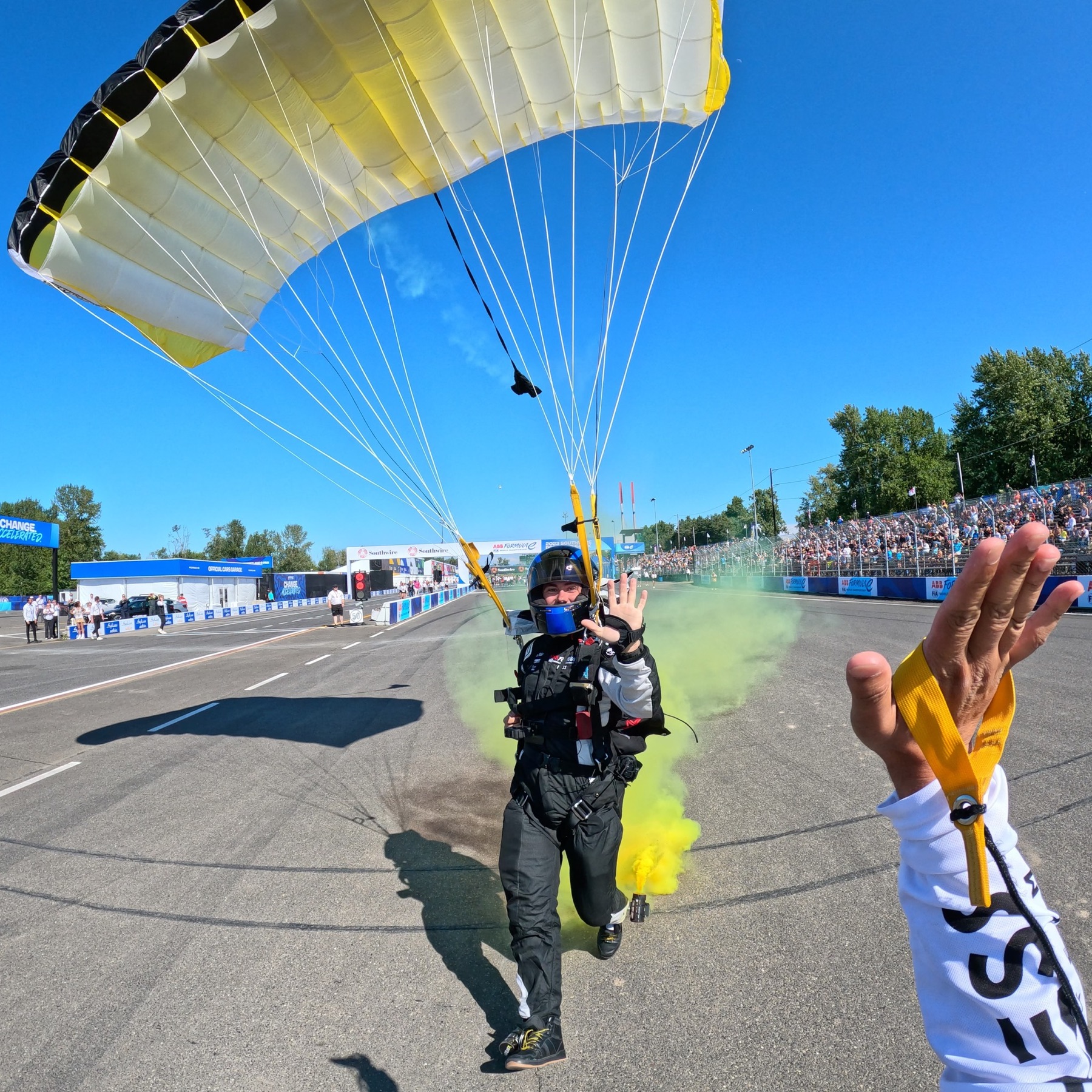 Photo from the shared album: landing